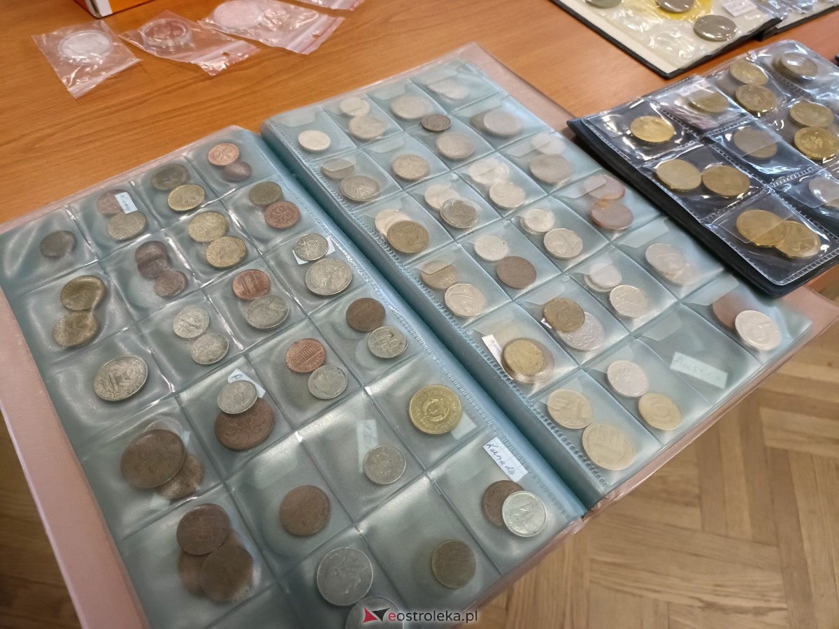 Giełda kolekcjonerska w Klubie Lokator [19.11.2023] - zdjęcie #17 - eOstroleka.pl