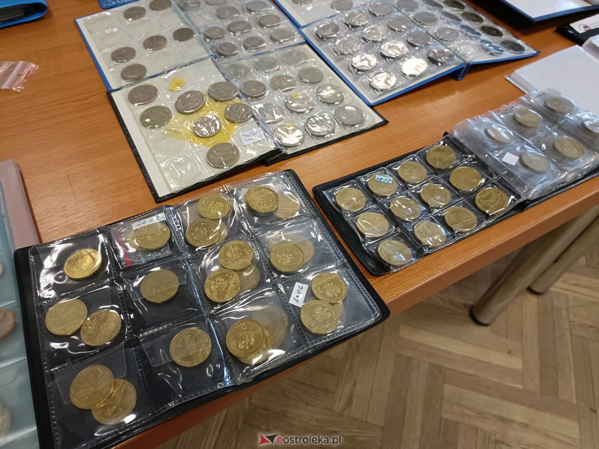 Giełda kolekcjonerska w Klubie Lokator [19.11.2023] - zdjęcie #16 - eOstroleka.pl