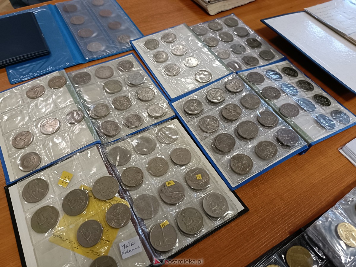Giełda kolekcjonerska w Klubie Lokator [19.11.2023] - zdjęcie #15 - eOstroleka.pl
