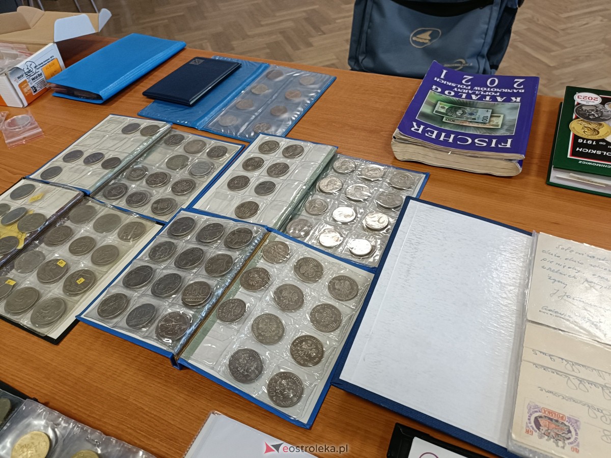 Giełda kolekcjonerska w Klubie Lokator [19.11.2023] - zdjęcie #13 - eOstroleka.pl