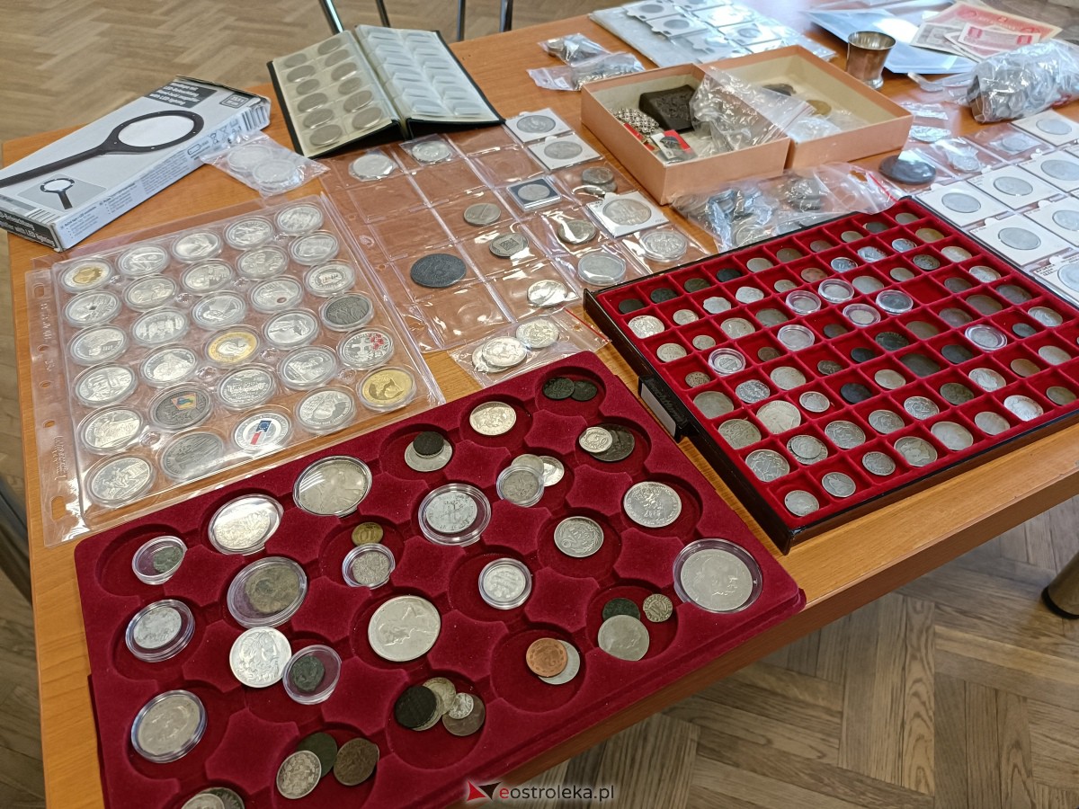 Giełda kolekcjonerska w Klubie Lokator [19.11.2023] - zdjęcie #10 - eOstroleka.pl