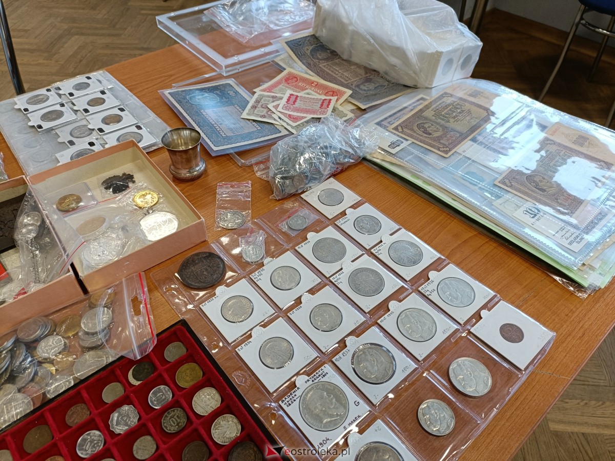 Giełda kolekcjonerska w Klubie Lokator [19.11.2023] - zdjęcie #9 - eOstroleka.pl