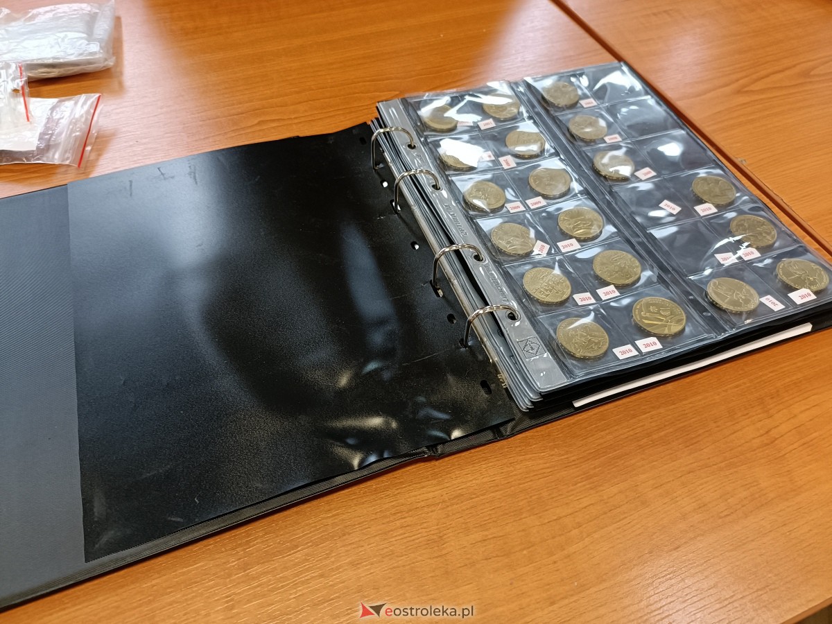 Giełda kolekcjonerska w Klubie Lokator [19.11.2023] - zdjęcie #6 - eOstroleka.pl