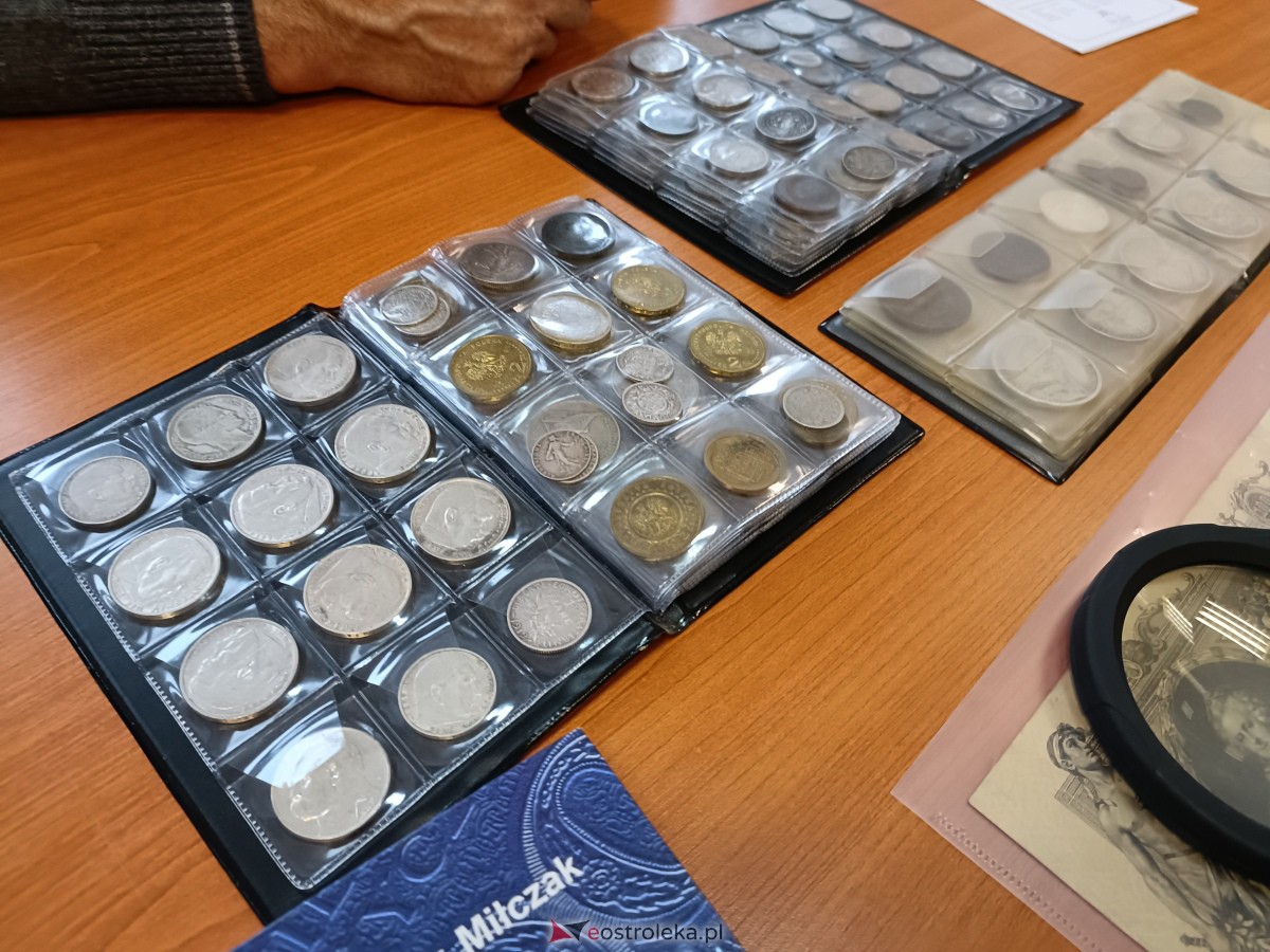 Giełda kolekcjonerska w Klubie Lokator [19.11.2023] - zdjęcie #4 - eOstroleka.pl