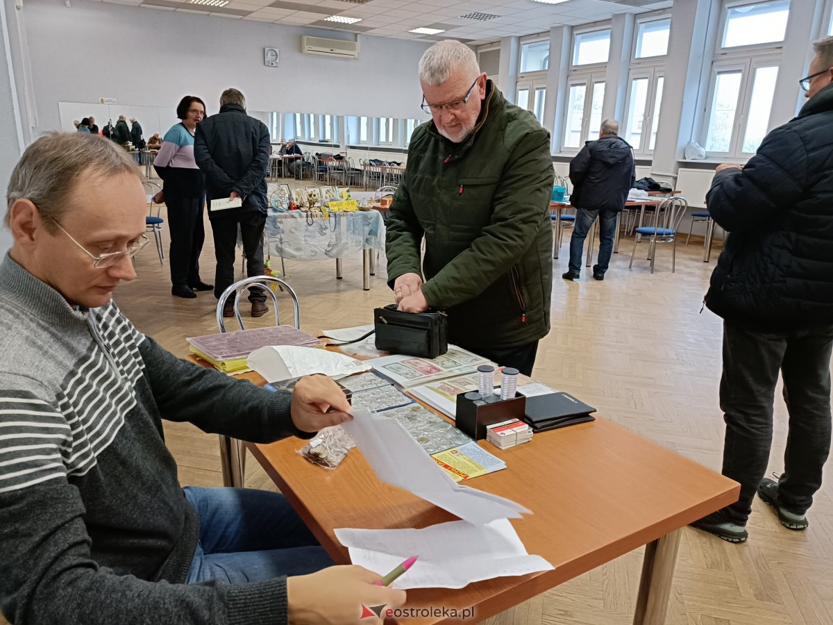 Giełda kolekcjonerska w Klubie Lokator [19.11.2023] - zdjęcie #3 - eOstroleka.pl