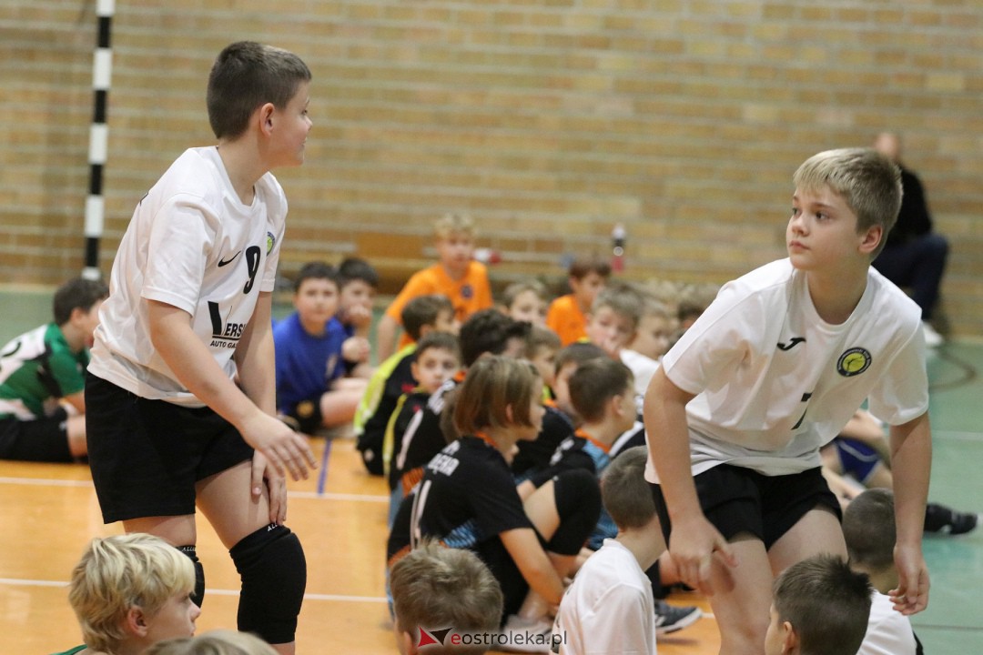 Turniej minisiatkówki w SP 5 [18.11.2023] - zdjęcie #75 - eOstroleka.pl