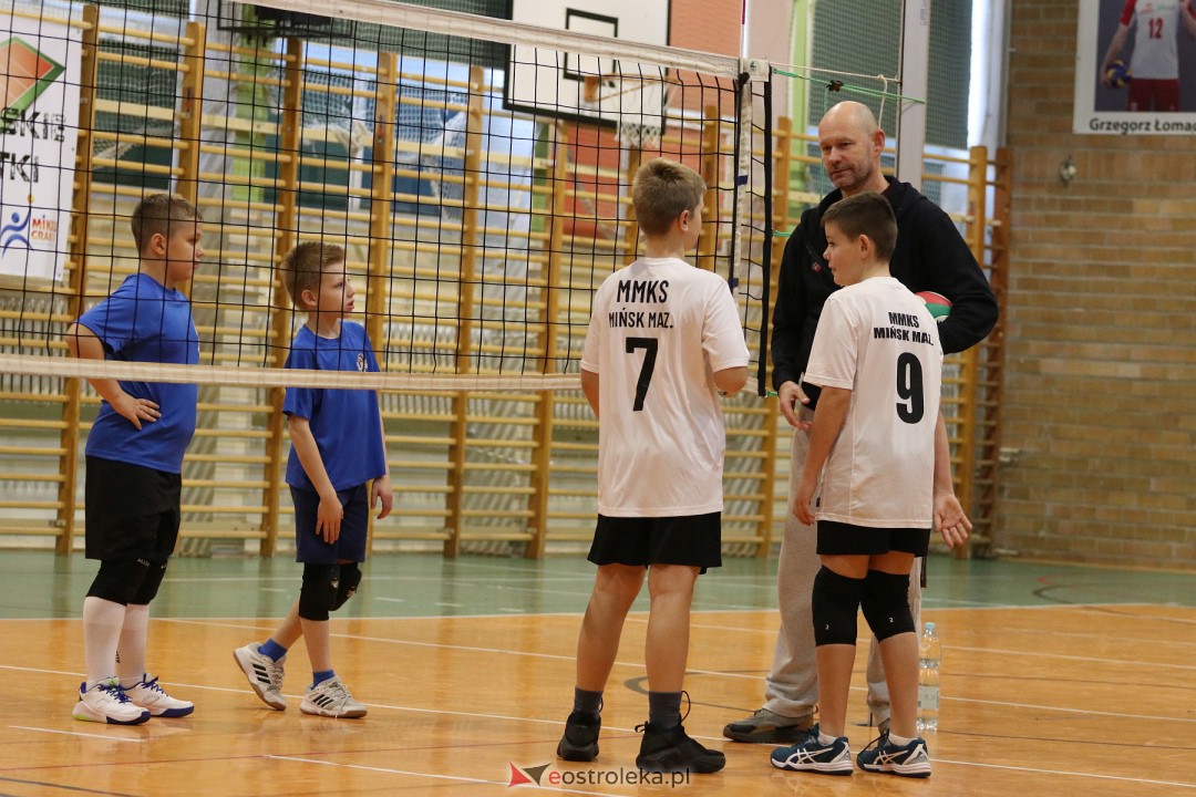 Turniej minisiatkówki w SP 5 [18.11.2023] - zdjęcie #71 - eOstroleka.pl