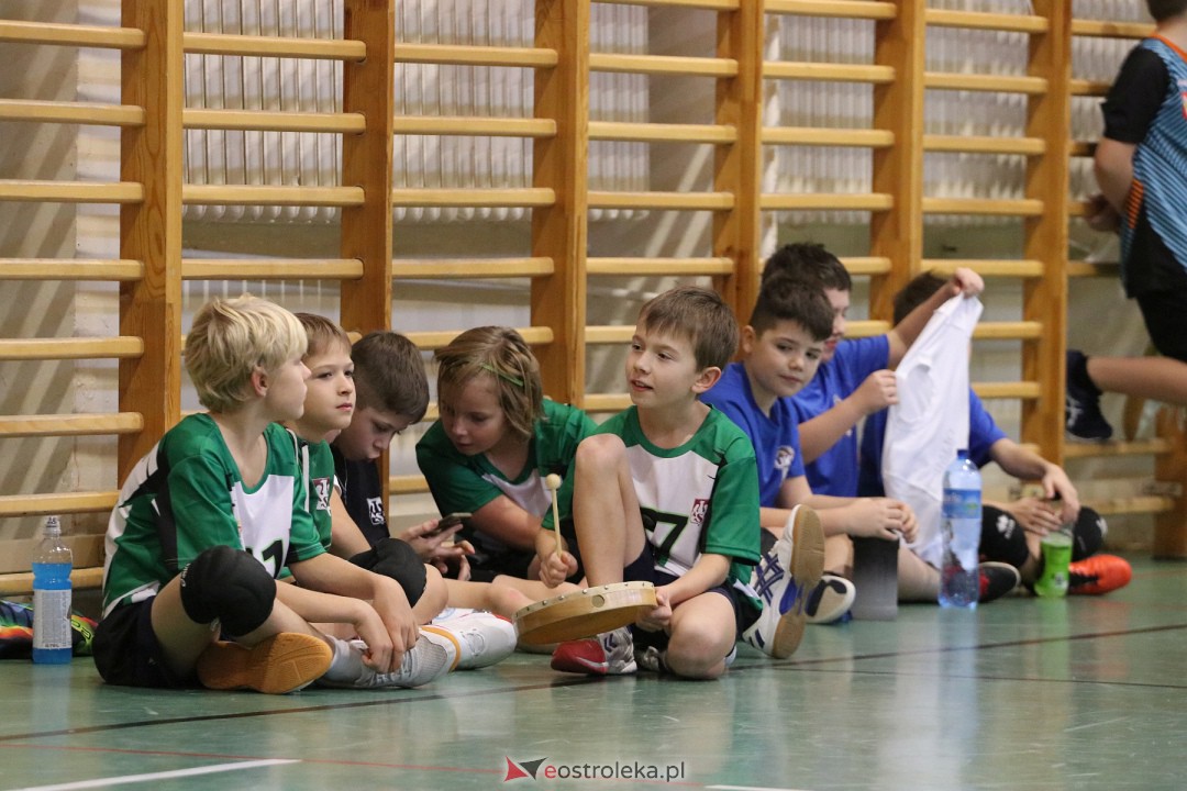 Turniej minisiatkówki w SP 5 [18.11.2023] - zdjęcie #48 - eOstroleka.pl