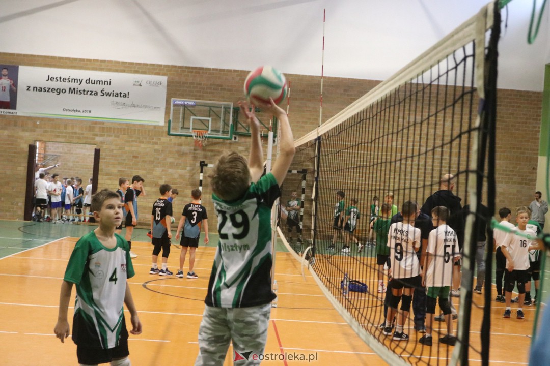 Turniej minisiatkówki w SP 5 [18.11.2023] - zdjęcie #31 - eOstroleka.pl
