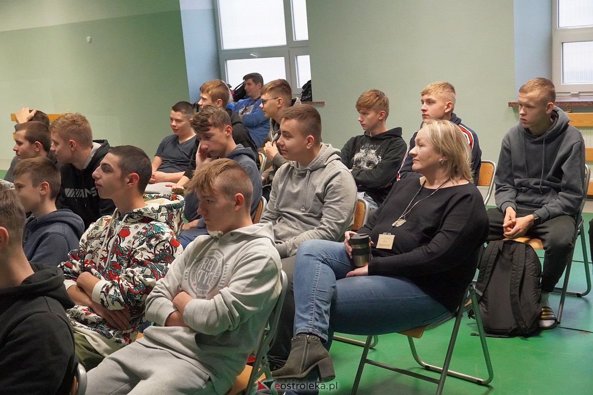 W zdrowym ciele zdrowy duch. O zdrowym stylu życia w ZSZ nr 1 [20.11.2023] - zdjęcie #33 - eOstroleka.pl