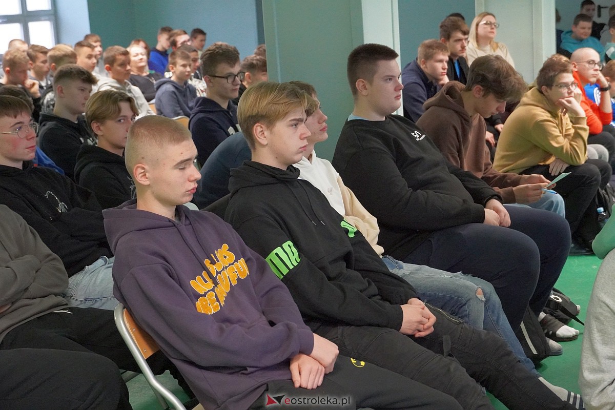 W zdrowym ciele zdrowy duch. O zdrowym stylu życia w ZSZ nr 1 [20.11.2023] - zdjęcie #21 - eOstroleka.pl