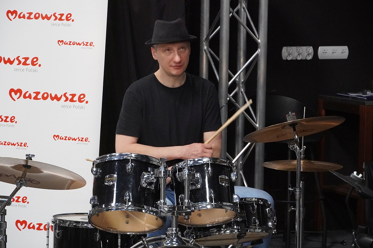 Muzyka łączy pokolenia. Perkusja i klawisze dla najmłodszych [20.11.2023] - zdjęcie #6 - eOstroleka.pl