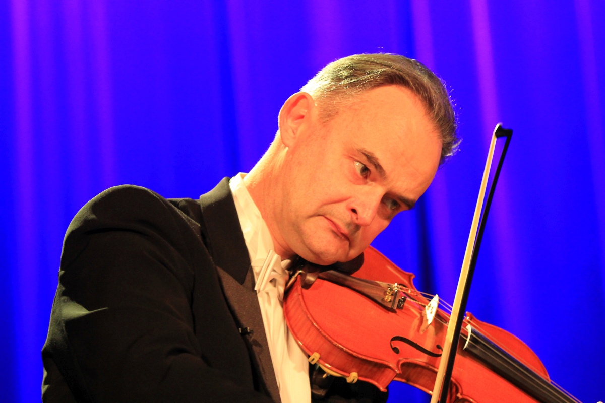 Grupa MoCarta z humorem i muzyką w Ostrołęce [20.11.2023] - zdjęcie #9 - eOstroleka.pl