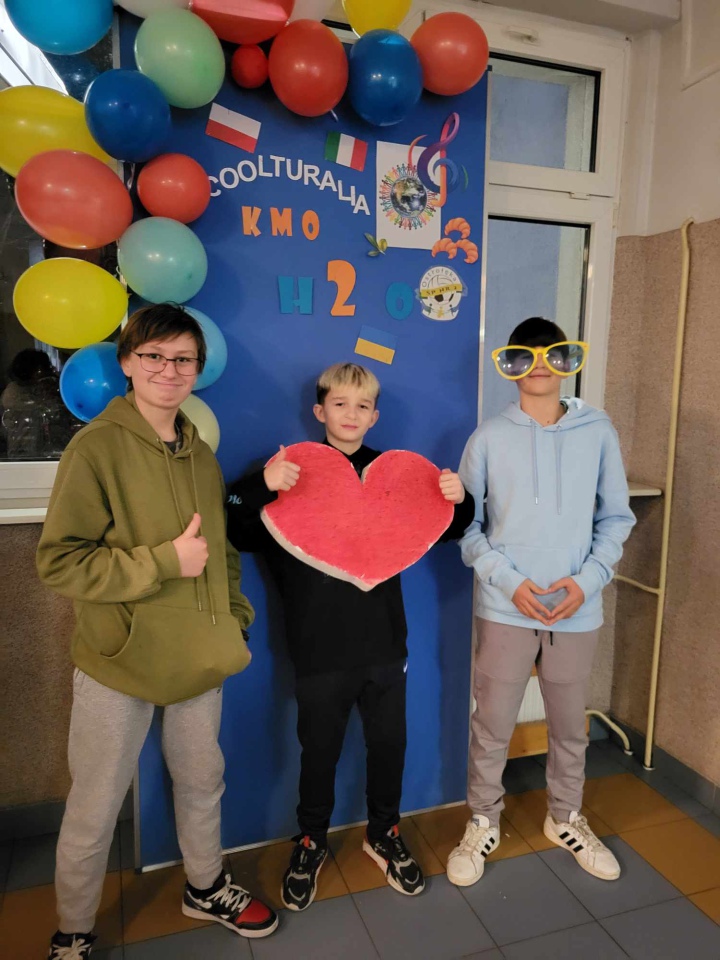 Cooltularia - Międzykulturowy wieczór z muzyka i kuchnią świata w Szkole Pozdstawowej nr 2 w Ostrołęce [21.11.2023] - zdjęcie #27 - eOstroleka.pl