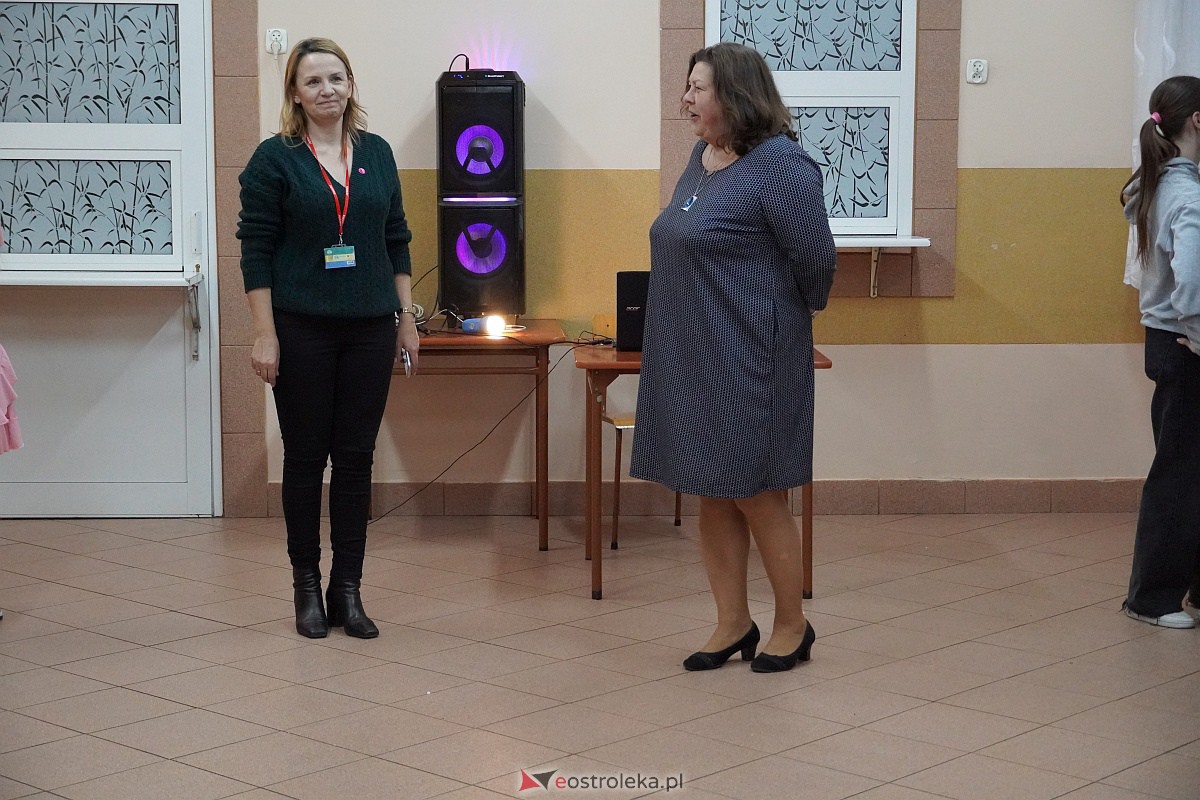 Cooltularia - Międzykulturowy wieczór z muzyka i kuchnią świata w Szkole Pozdstawowej nr 2 w Ostrołęce [21.11.2023] - zdjęcie #40 - eOstroleka.pl