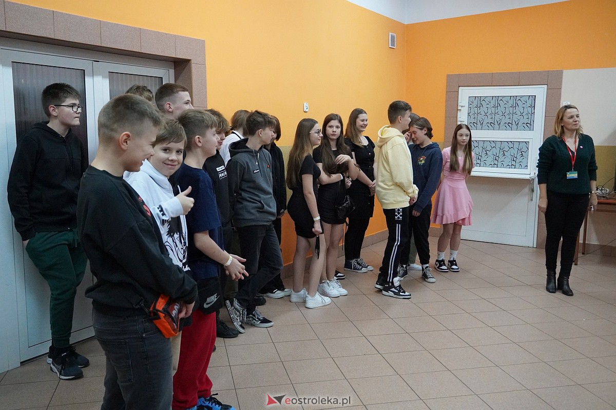 Cooltularia - Międzykulturowy wieczór z muzyka i kuchnią świata w Szkole Pozdstawowej nr 2 w Ostrołęce [21.11.2023] - zdjęcie #39 - eOstroleka.pl