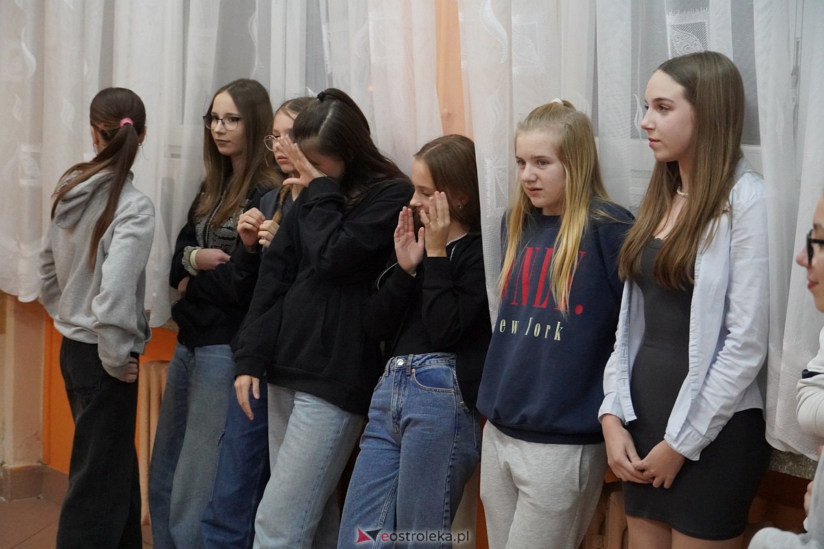 Cooltularia - Międzykulturowy wieczór z muzyka i kuchnią świata w Szkole Pozdstawowej nr 2 w Ostrołęce [21.11.2023] - zdjęcie #37 - eOstroleka.pl