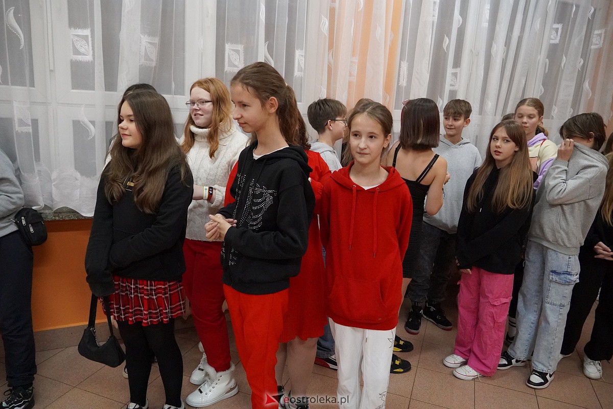 Cooltularia - Międzykulturowy wieczór z muzyka i kuchnią świata w Szkole Pozdstawowej nr 2 w Ostrołęce [21.11.2023] - zdjęcie #35 - eOstroleka.pl