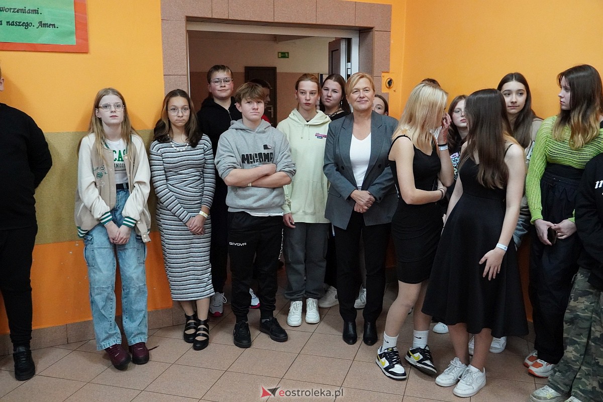 Cooltularia - Międzykulturowy wieczór z muzyka i kuchnią świata w Szkole Pozdstawowej nr 2 w Ostrołęce [21.11.2023] - zdjęcie #32 - eOstroleka.pl