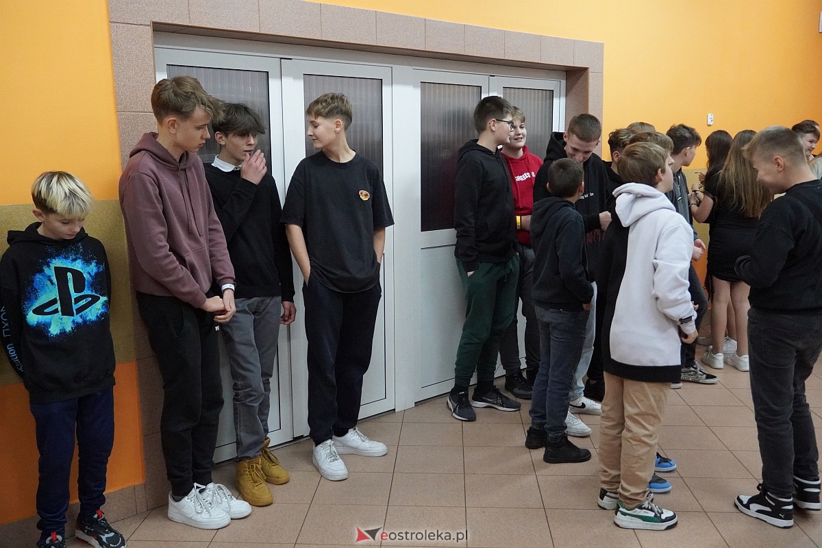 Cooltularia - Międzykulturowy wieczór z muzyka i kuchnią świata w Szkole Pozdstawowej nr 2 w Ostrołęce [21.11.2023] - zdjęcie #28 - eOstroleka.pl