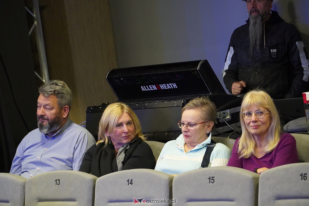 Koncert Wojtka Cugowskiego w Multimedialnym Centrum Natura [21.11.2023] - zdjęcie #32 - eOstroleka.pl