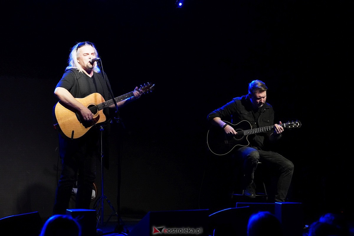Koncert Wojtka Cugowskiego w Multimedialnym Centrum Natura [21.11.2023] - zdjęcie #18 - eOstroleka.pl