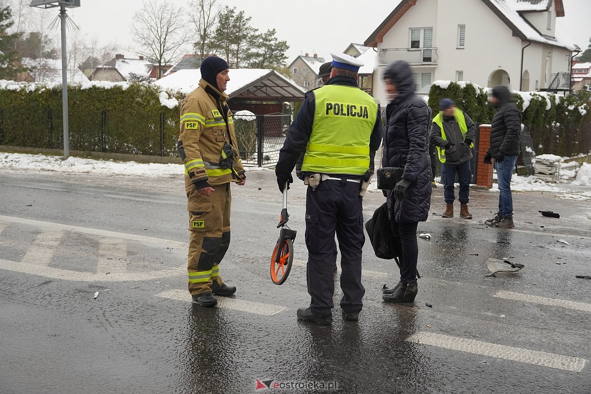 Wypadek w Laskowcu [23.11.2023] - zdjęcie #9 - eOstroleka.pl