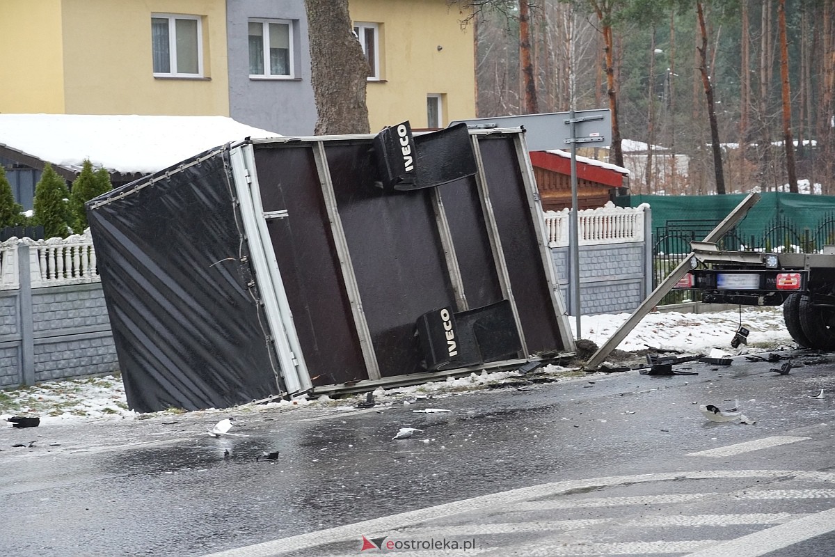 Wypadek w Laskowcu [23.11.2023] - zdjęcie #6 - eOstroleka.pl
