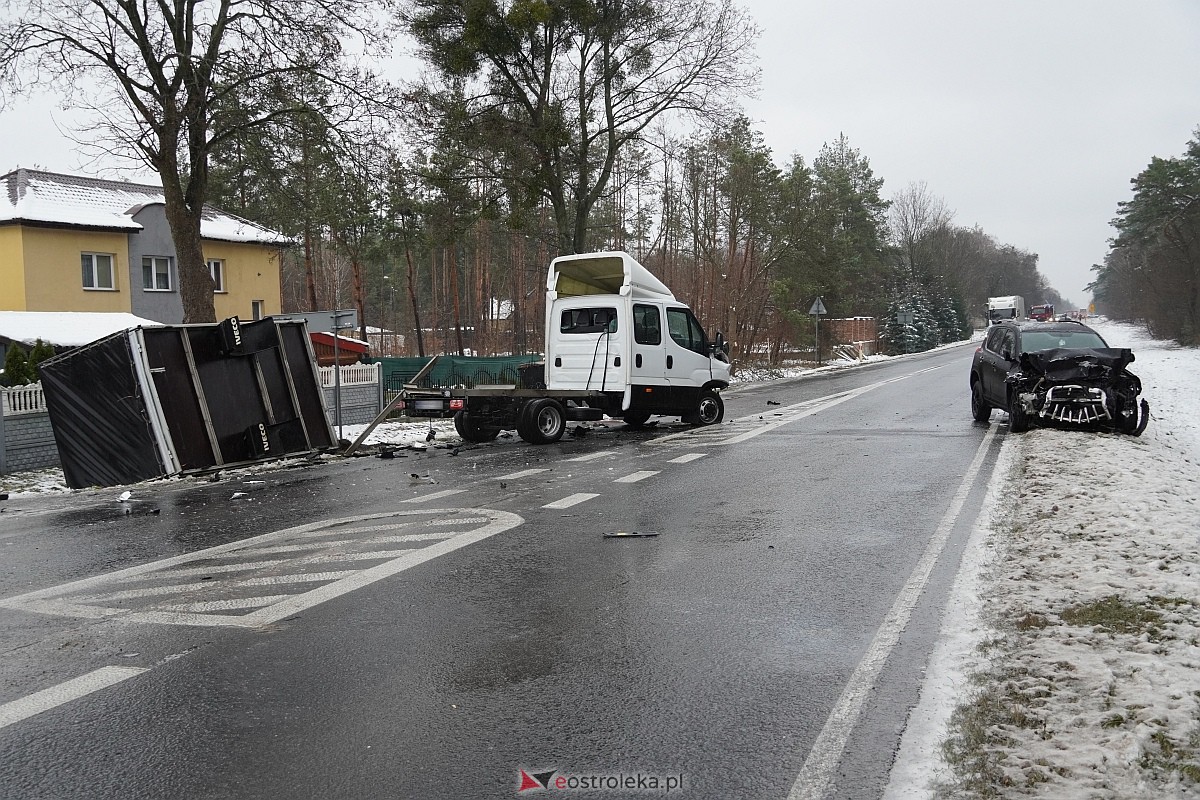 Wypadek w Laskowcu [23.11.2023] - zdjęcie #4 - eOstroleka.pl