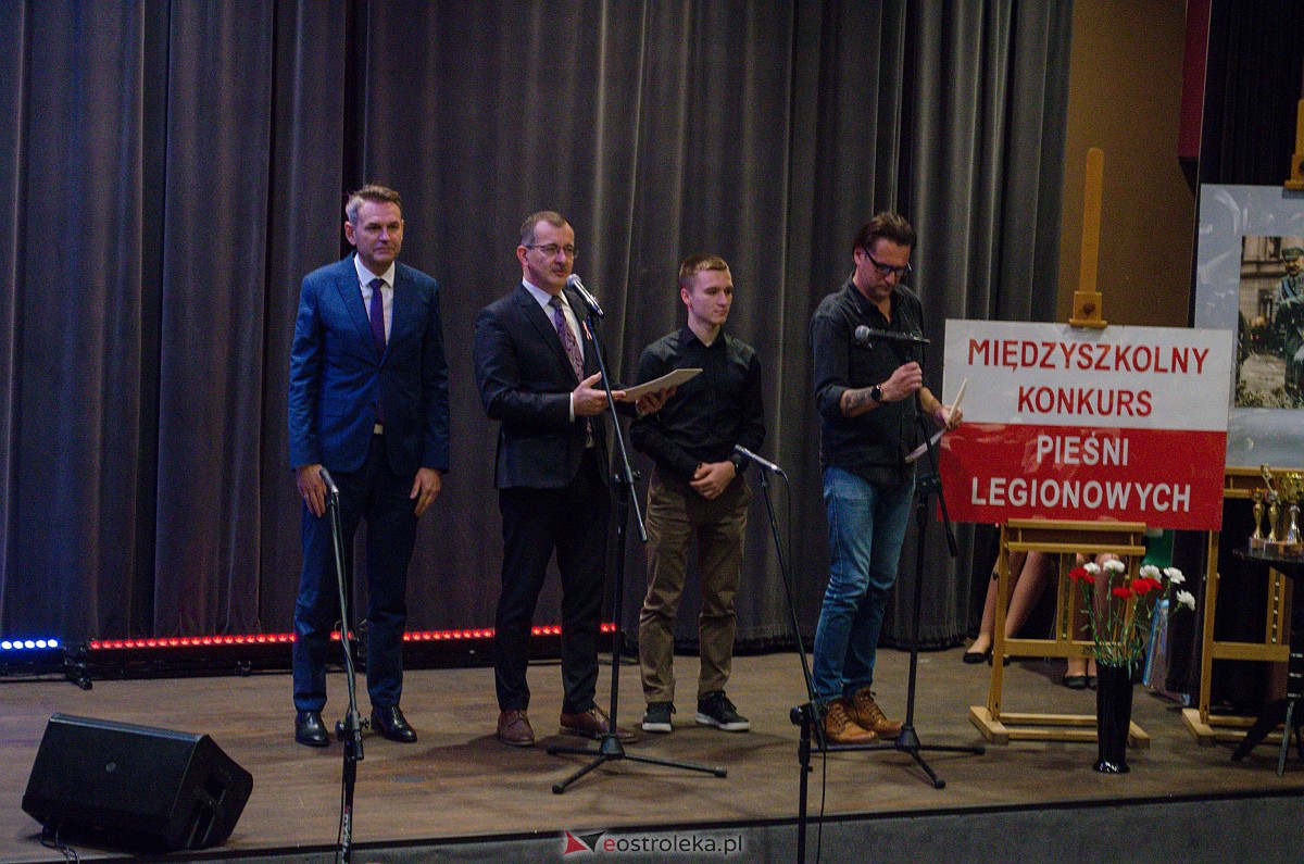 III Międzyszkolny Konkurs Piosenki Legionowej [23.11.2023] - zdjęcie #18 - eOstroleka.pl