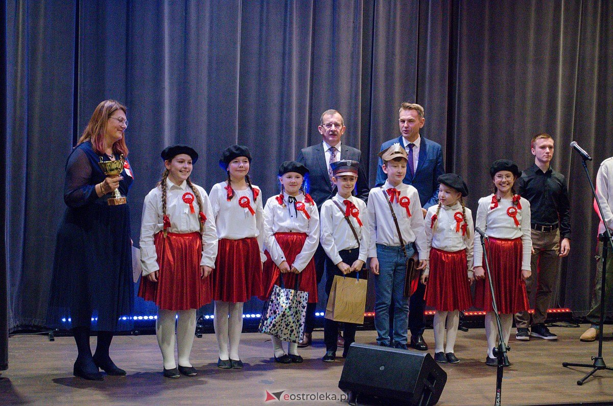 III Międzyszkolny Konkurs Piosenki Legionowej [23.11.2023] - zdjęcie #41 - eOstroleka.pl