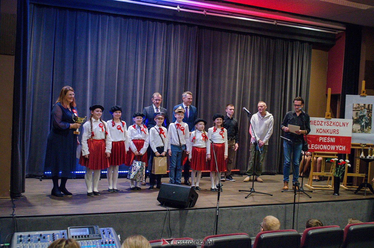 III Międzyszkolny Konkurs Piosenki Legionowej [23.11.2023] - zdjęcie #2 - eOstroleka.pl
