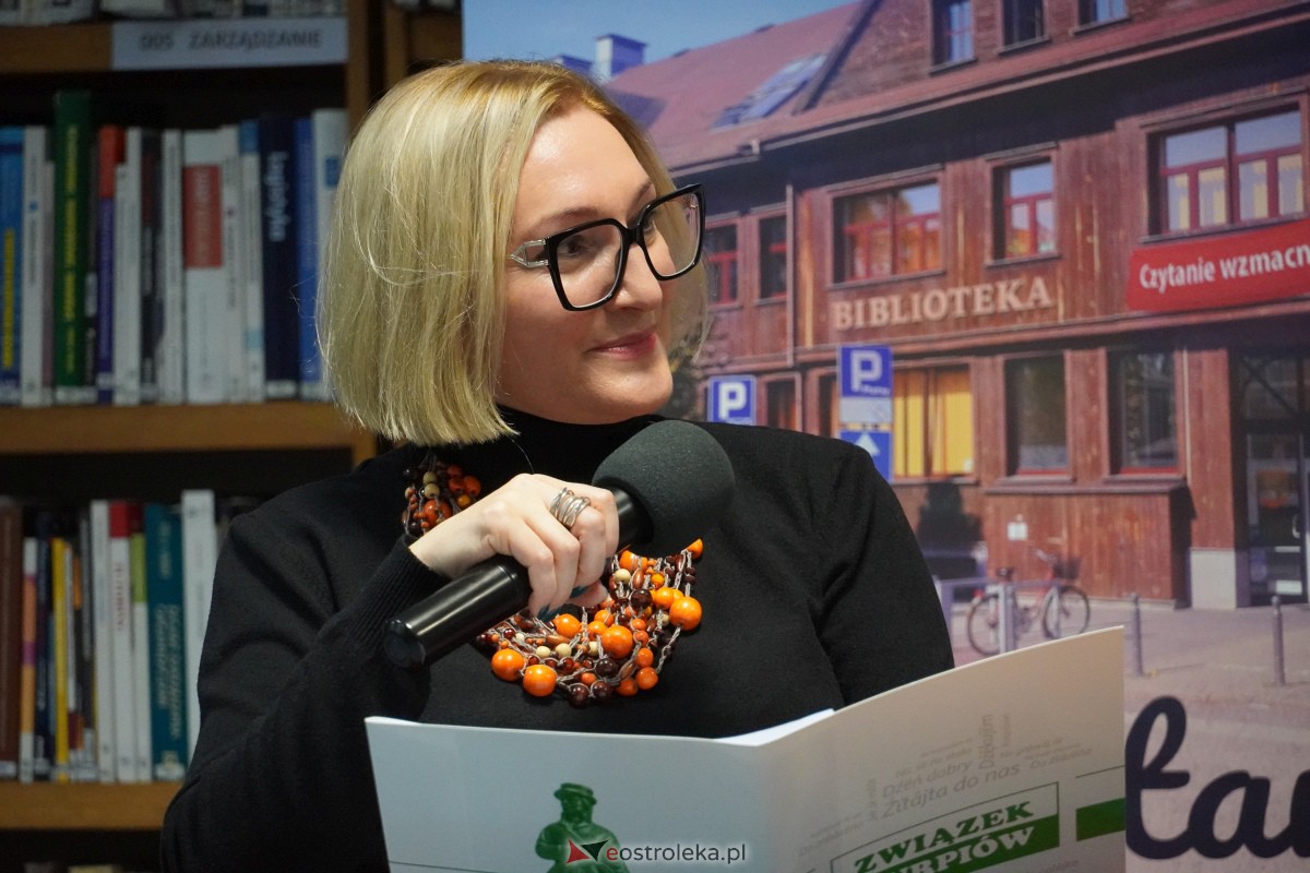 Promocja książki Na tropie trupa Małgorzaty Starosty [23.11.2023] - zdjęcie #2 - eOstroleka.pl