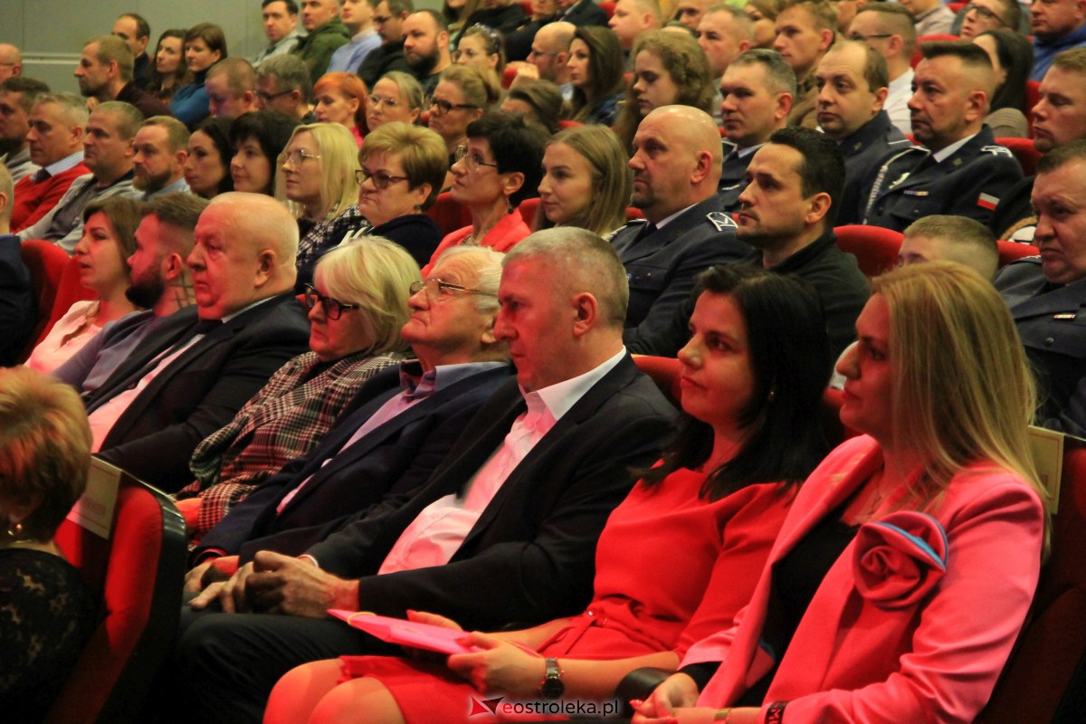 Roczna gala klubów Honorowych Dawców Krwi w OCK [25.11.2023] - zdjęcie #120 - eOstroleka.pl