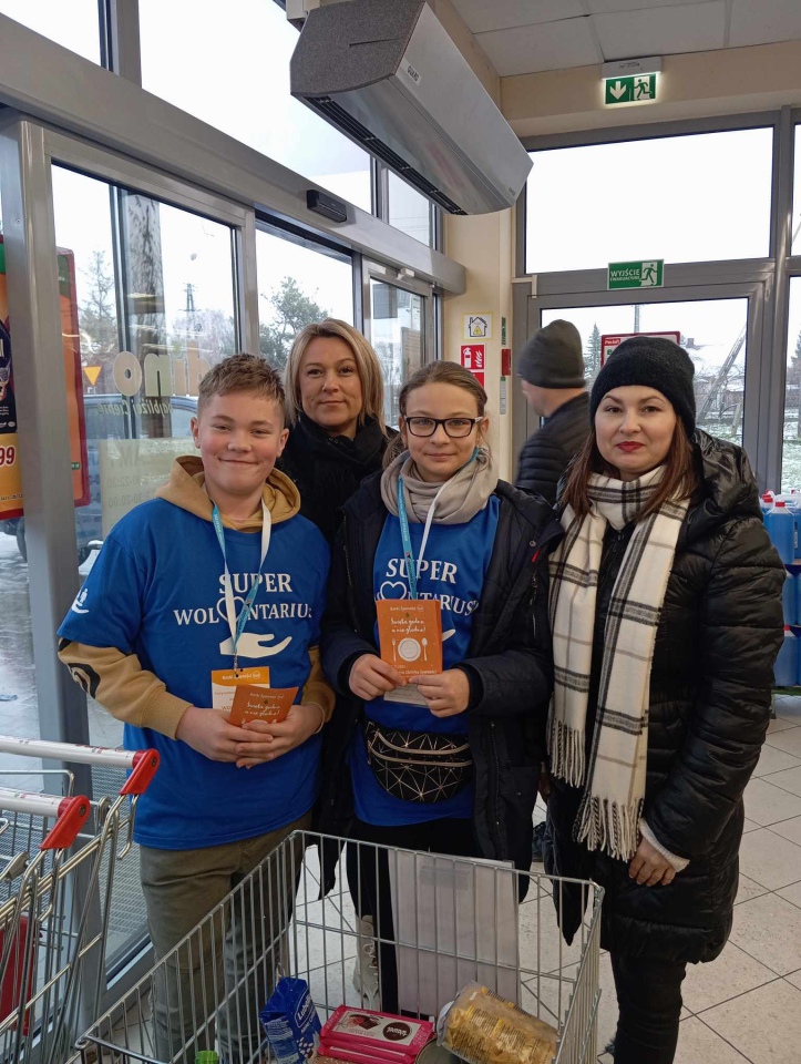 Świąteczna Zbiórka Żywności 2023 - drugi dzień akcji [25.11.2023] - zdjęcie #1 - eOstroleka.pl