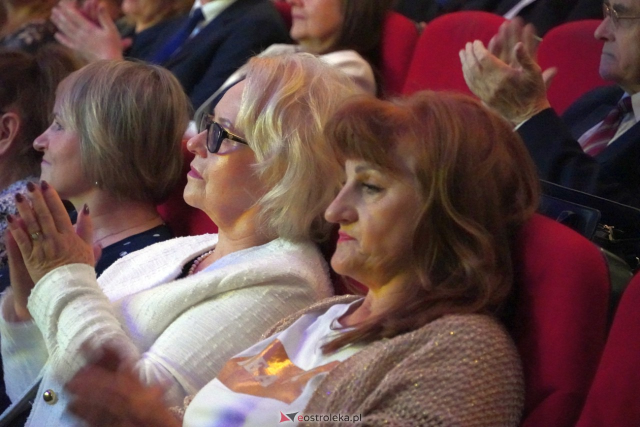 Uroczystość 55-lecia Zespołu Szkół Zawodowych Nr 4 im. Adama Chętnika w Ostrołęce [27.11.2023] - zdjęcie #54 - eOstroleka.pl