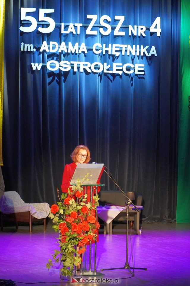 Uroczystość 55-lecia Zespołu Szkół Zawodowych Nr 4 im. Adama Chętnika w Ostrołęce [27.11.2023] - zdjęcie #45 - eOstroleka.pl