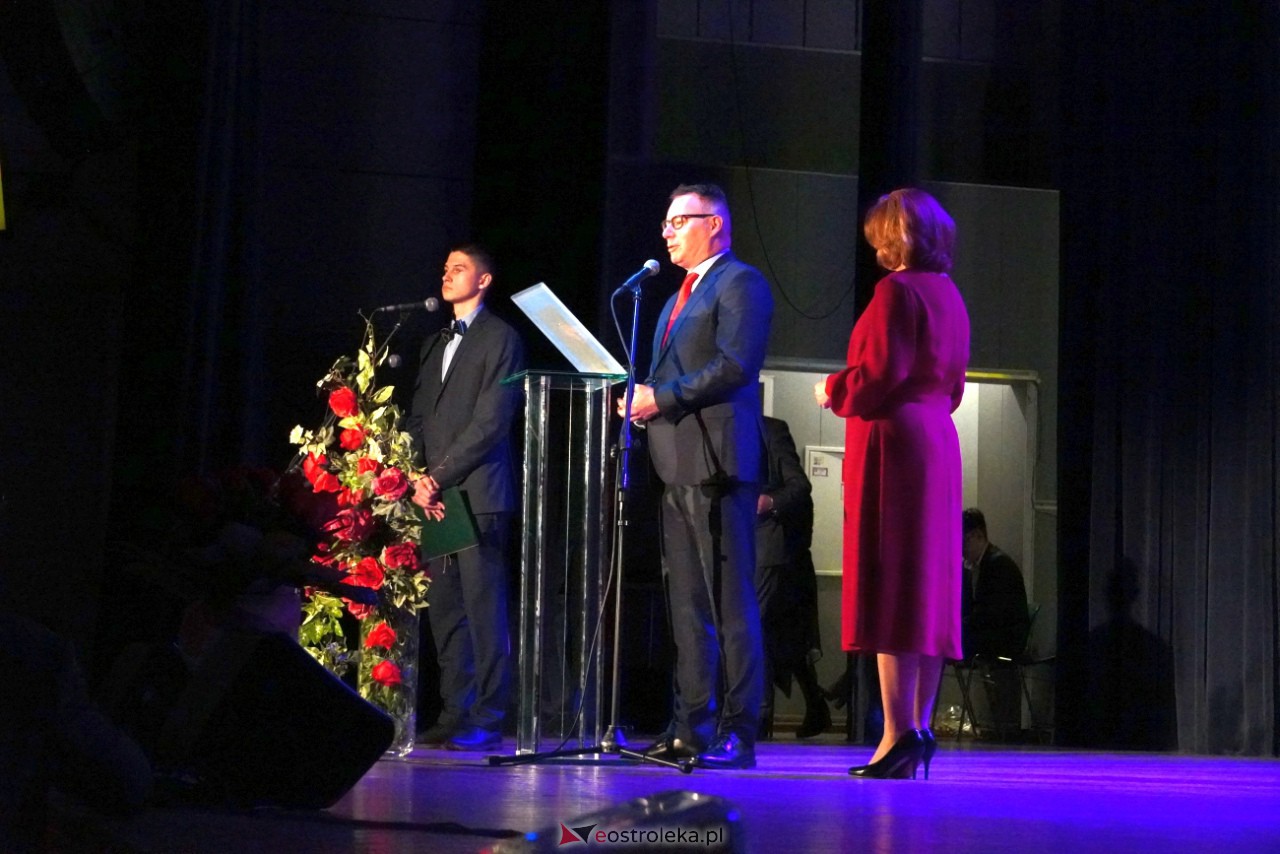 Uroczystość 55-lecia Zespołu Szkół Zawodowych Nr 4 im. Adama Chętnika w Ostrołęce [27.11.2023] - zdjęcie #19 - eOstroleka.pl
