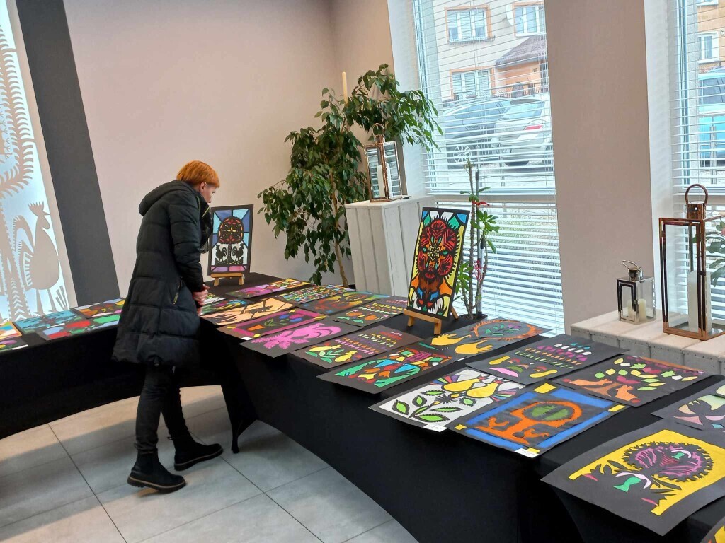 Konkurs plastyczny „Witraże Myszynieckie/Kurpiowskie” - zdjęcie #3 - eOstroleka.pl