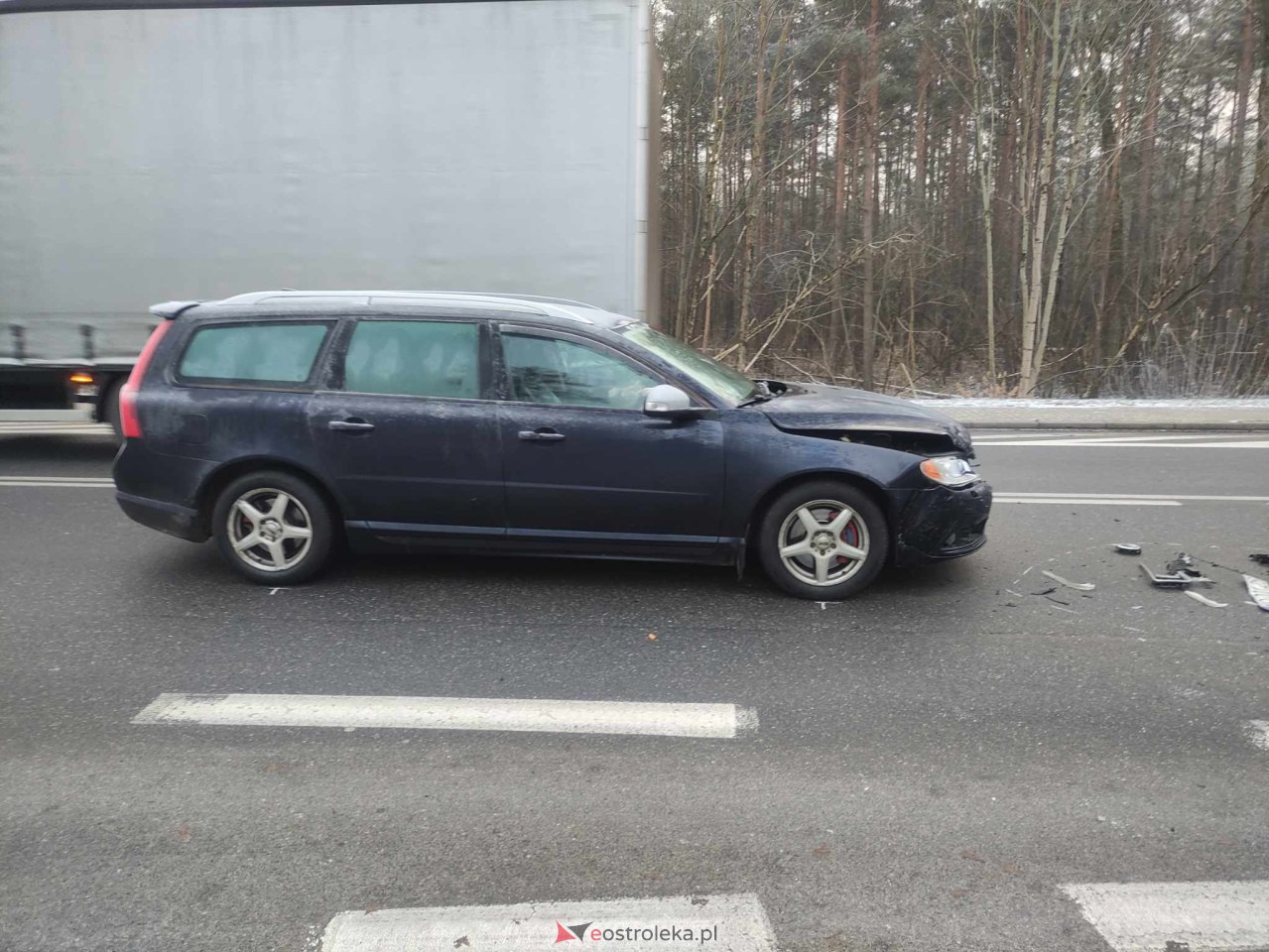 Wypadek na Warszawskiej w Ostrołęce [28.11.2023] - zdjęcie #8 - eOstroleka.pl