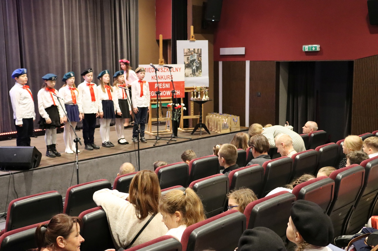 Międzyszkolny konkurs pieśni legionowych [23.11.2023] - zdjęcie #10 - eOstroleka.pl