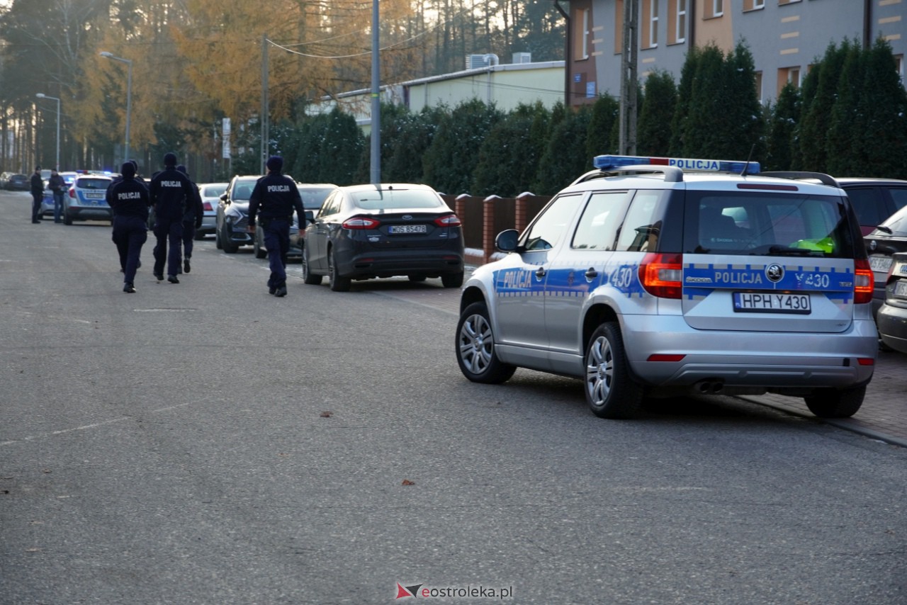 Atak nożownika w ZSP w Kadzidle [29.11.2023] - zdjęcie #25 - eOstroleka.pl