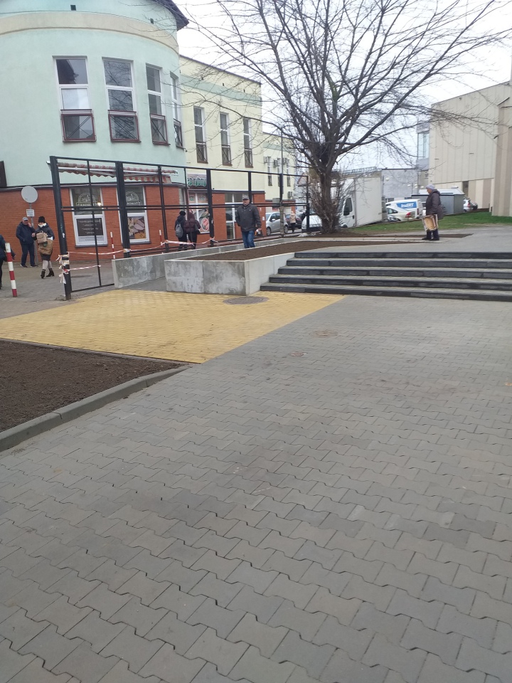 Nowa droga i parking przy Domu Handlowym Zorza - zdjęcie #5 - eOstroleka.pl