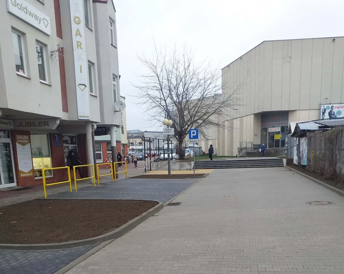 Nowa droga i parking przy Domu Handlowym Zorza - zdjęcie #2 - eOstroleka.pl