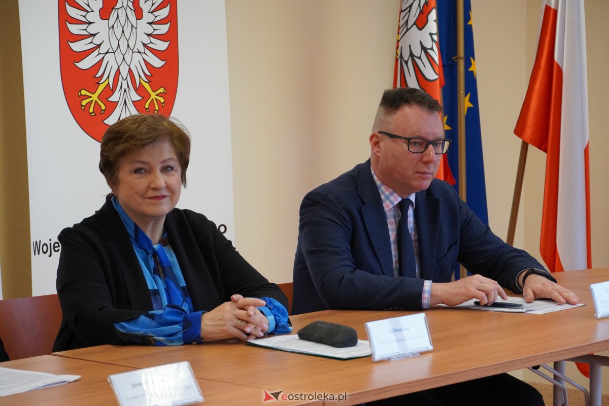 Konferencja Jak pomaga Sejmik Województwa Mazowieckiego regionowi ostrołęckiemu? [30.11.2023] - zdjęcie #4 - eOstroleka.pl