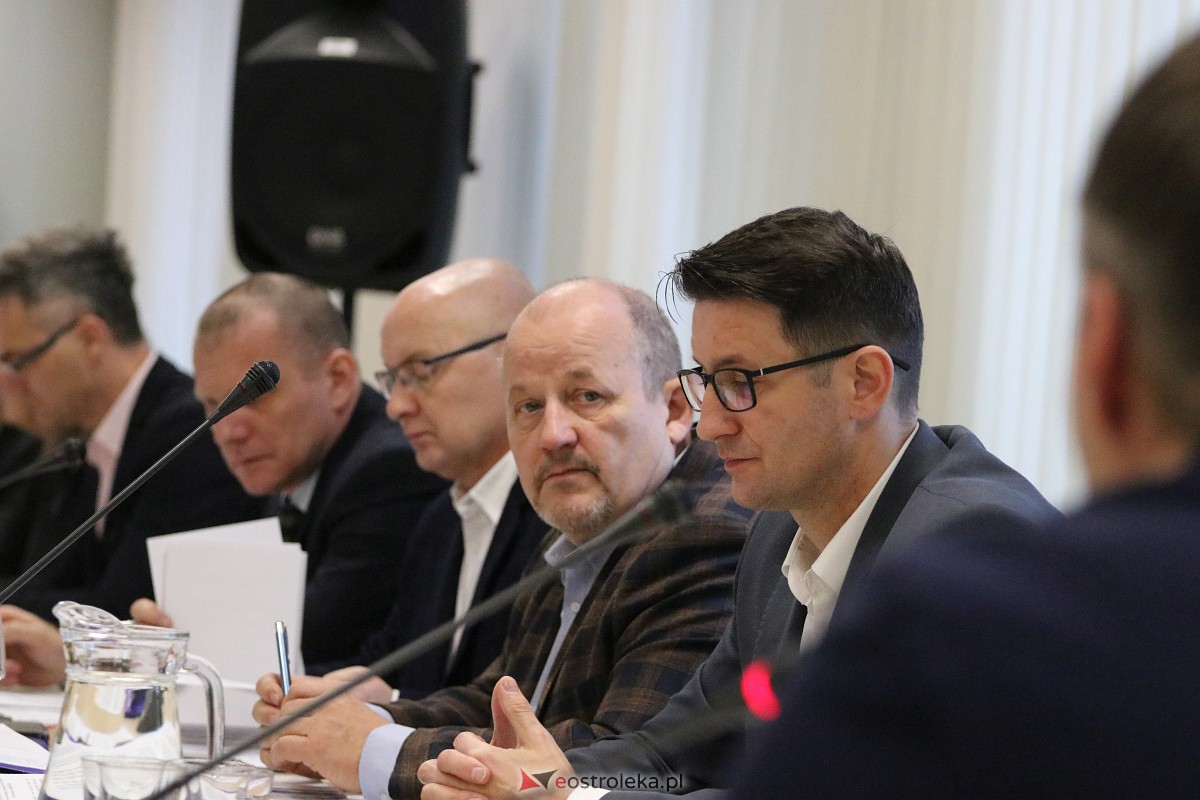 Sesja rady miasta Ostrołęki [30.11.2023] - zdjęcie #25 - eOstroleka.pl