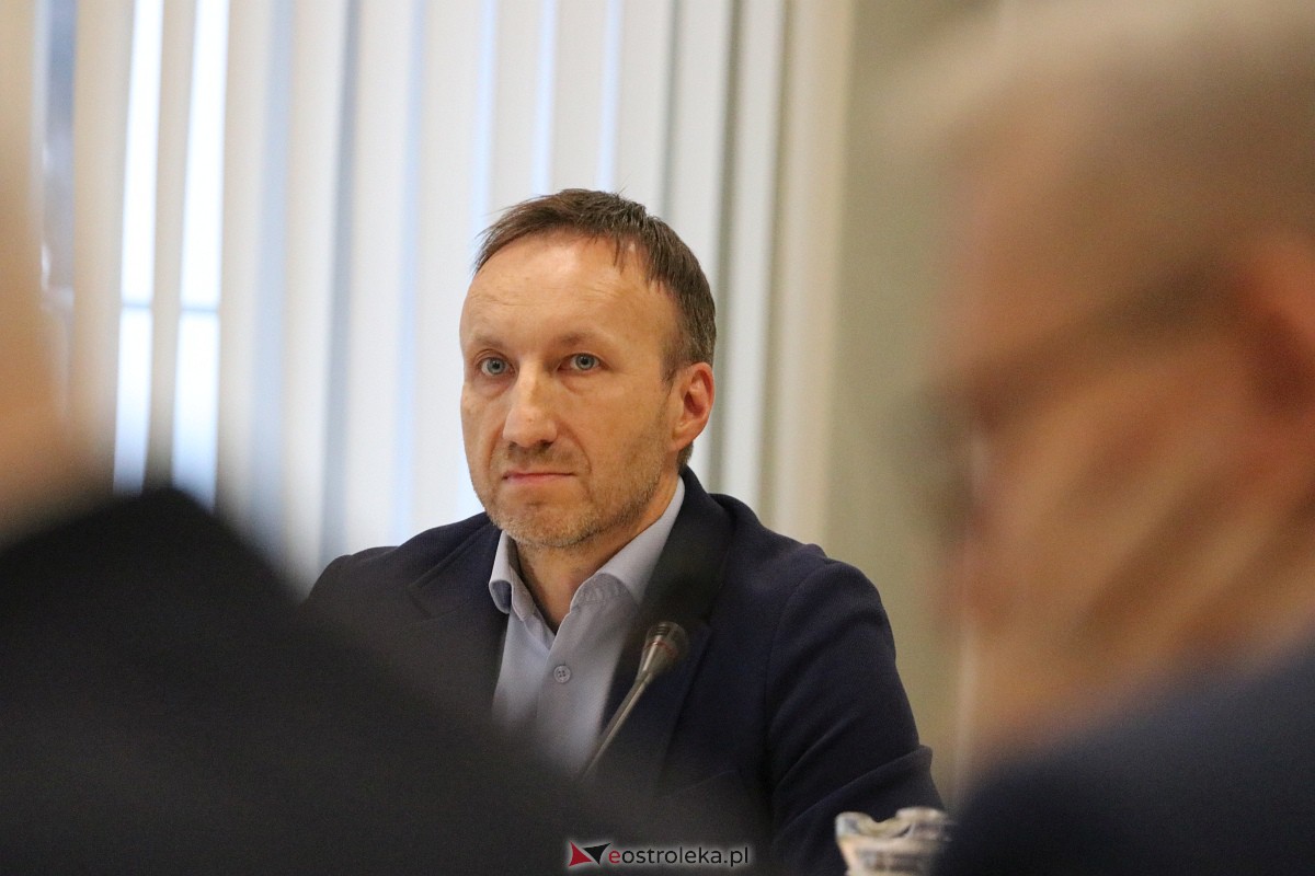 Sesja rady miasta Ostrołęki [30.11.2023] - zdjęcie #5 - eOstroleka.pl