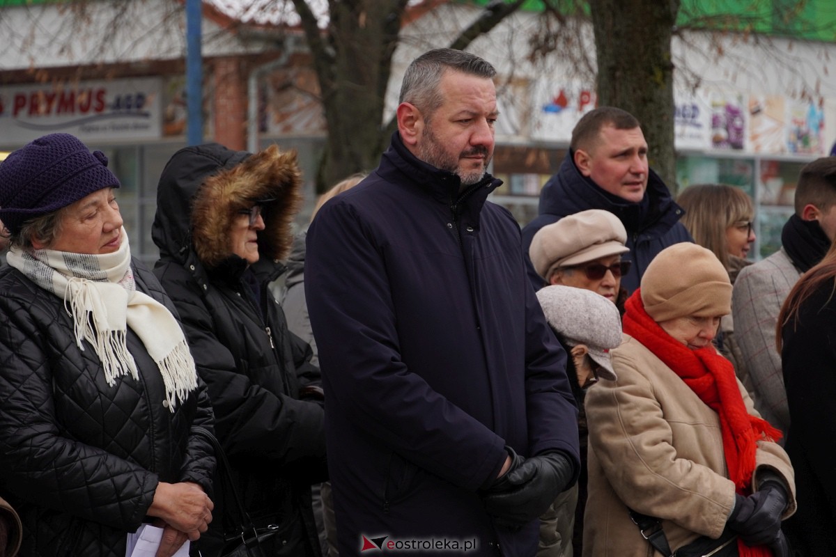 Uroczystość odsłonięcia Pomnika Ławeczki Zofii Niedziałkowskiej [1.12.2023] - zdjęcie #123 - eOstroleka.pl