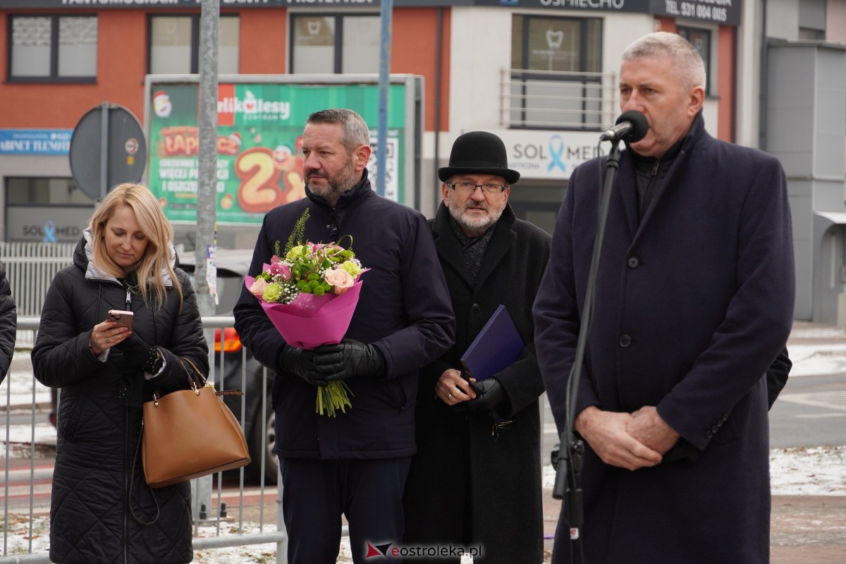 Uroczystość odsłonięcia Pomnika Ławeczki Zofii Niedziałkowskiej [1.12.2023] - zdjęcie #104 - eOstroleka.pl