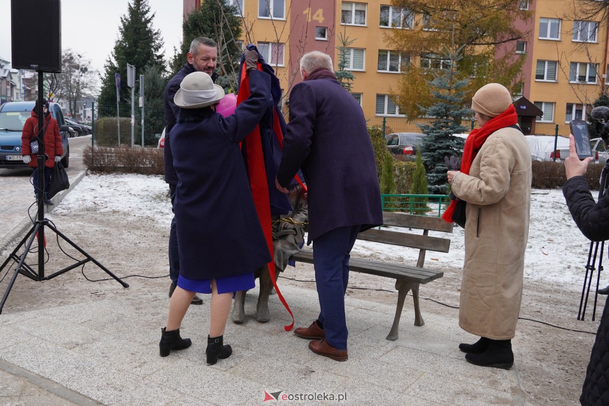 Uroczystość odsłonięcia Pomnika Ławeczki Zofii Niedziałkowskiej [1.12.2023] - zdjęcie #94 - eOstroleka.pl